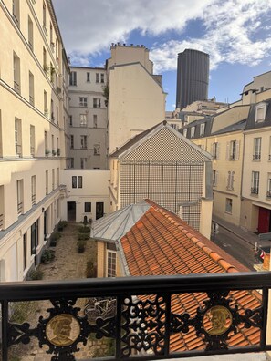 Property grounds - Cutest true Parisian apartment in the heart of "cherche-midi" - Bon Marché (Paris)