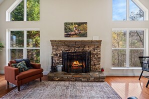 Interior - Bryson City Spring Getaway (Bryson City)