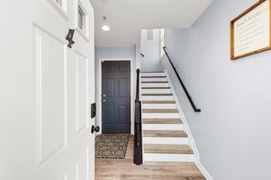 Interior - Sea La Vie Villa | Bayview Balconies + Pool (Ocean City)