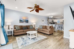 TV, offices - Sea La Vie Villa | Bayview Balconies + Pool (Ocean City)