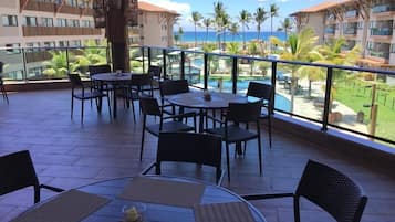 Apartment | Outdoor dining