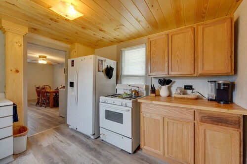 Near Hiking Trails: Central Emporium Home