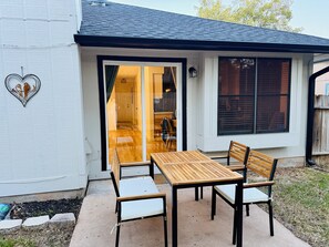 تناول الطعام بالخارج