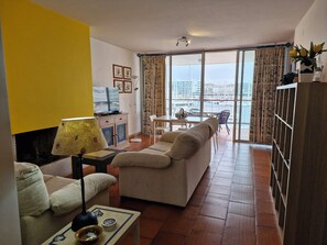 Living area - Just on the door set of Lagos`s Marina (Lagos)