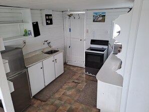 Mikrobølgeovn, ovn, kokeplater og brødrister