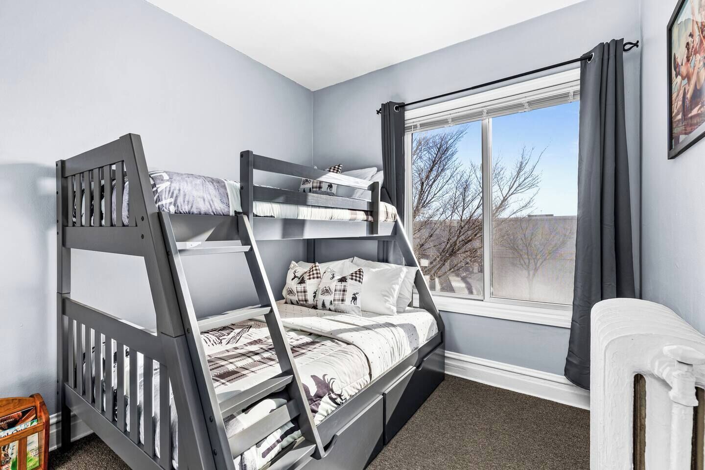 3 多间卧室、办公桌、熨斗/熨衣板、旅行婴儿床