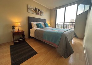 1 bedroom, iron/ironing board, Internet, bed sheets - Historic center of Santiago: steps away from La Moneda and the Metro | AC (Santiago)
