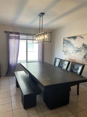 Dining - 3-bedroom townhome in lovely Henderson, 10 min from Downtown Las Vegas (Henderson)