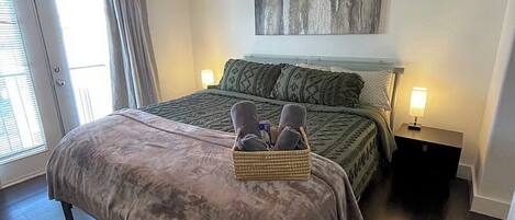 3 室のベッドルーム、アイロン / アイロン台、WiFi、ベッドシーツ