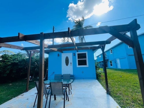 Tiny home glamping unit  in pine island on a 6 acre property