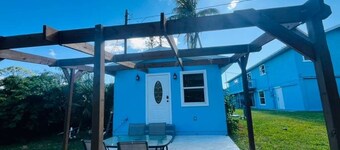 Tiny home glamping unit  in pine island on a 6 acre property