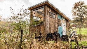 Exterior - The Oculus Tinyhouse (Triadelphia)