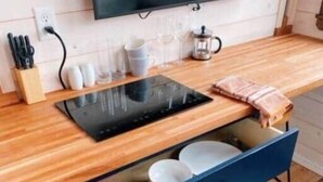 Coffee/tea maker, fridge, stovetop, cookware/dishes/utensils - The Oculus Tinyhouse (Triadelphia)