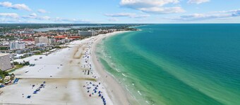 Jamaica Royale 25 Completely renovated 1 bed 1 bath in Paradise!  Sleeps 4