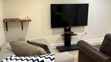 Télévision, cheminée