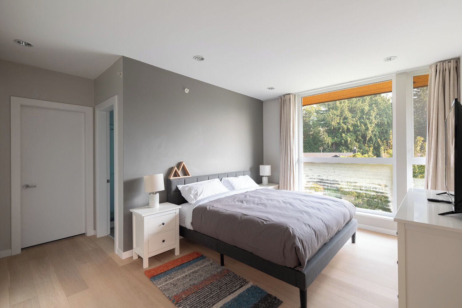 3 多间卧室、办公桌、熨斗/熨衣板、免费 WiFi