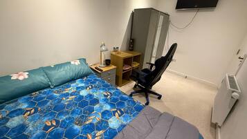 Doppia Comfort, vista cortile | Una scrivania, postazione laptop, Wi-Fi gratuito