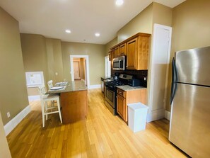 Double Room, 1 Double Bed | Private kitchen