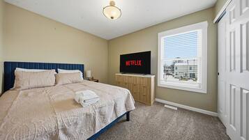 4 makuuhuonetta, silitysrauta/-lauta, internet, vuodevaatteet