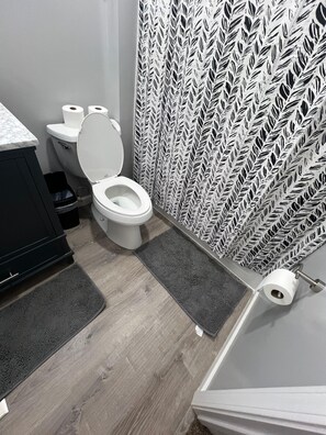 Hårtørrer, håndklæder, Toiletpapir