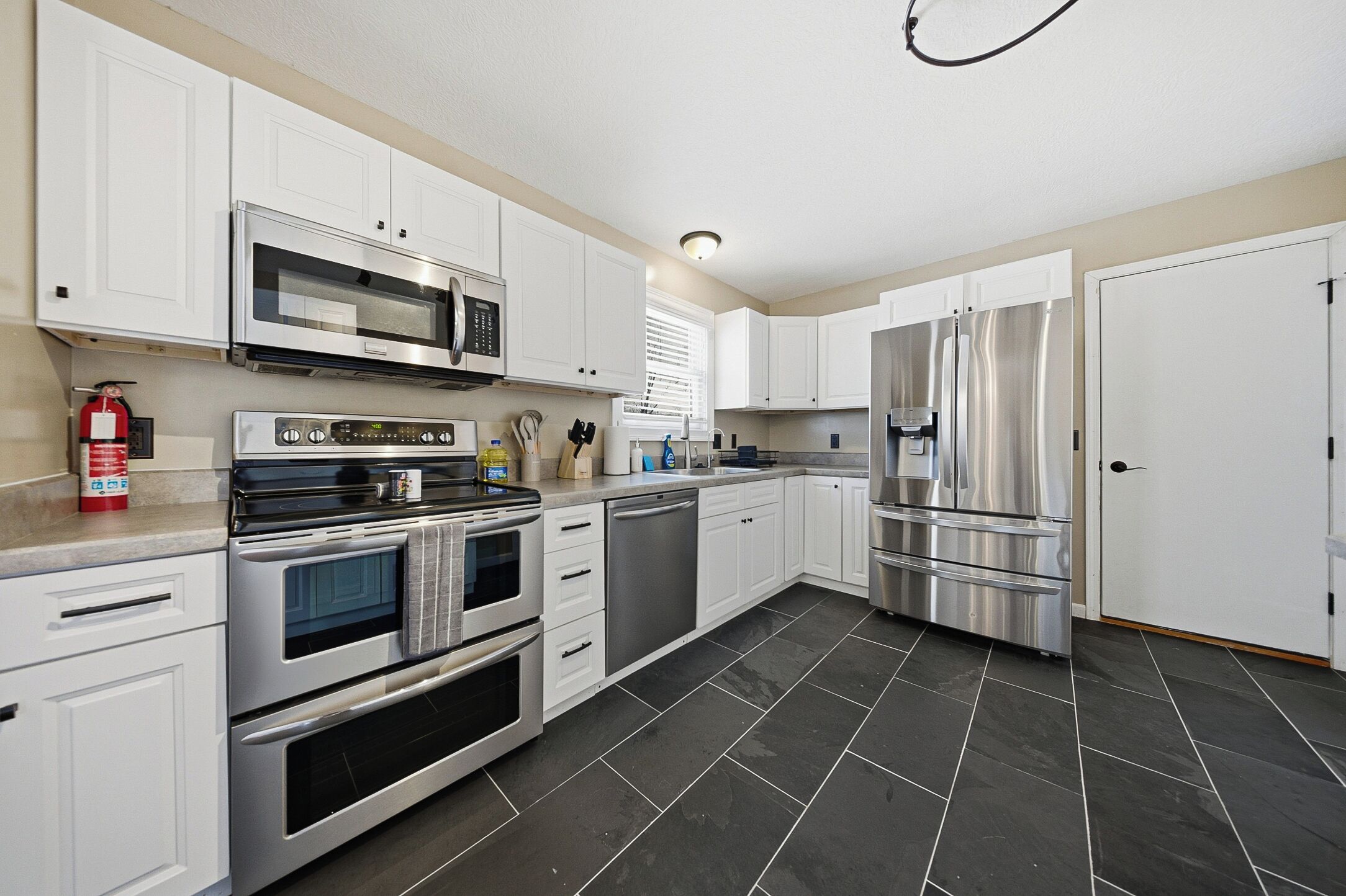 Frigorifero, microonde, forno, lavastoviglie