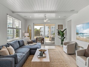 Smart TV - Beach Retreat! Paddleboards, Bikes, & Beach Gear! (Cortez)