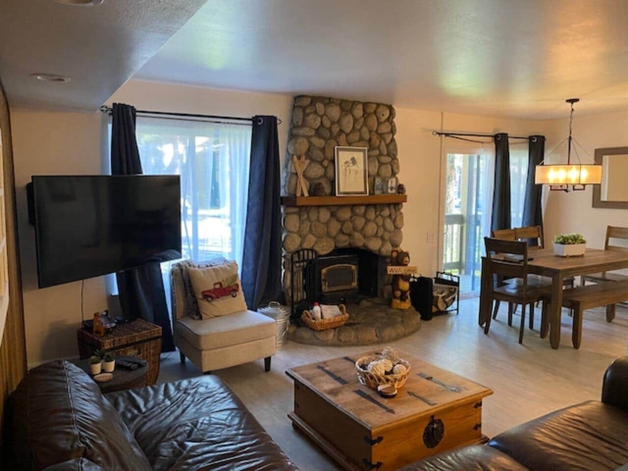 TV, fireplace, table tennis