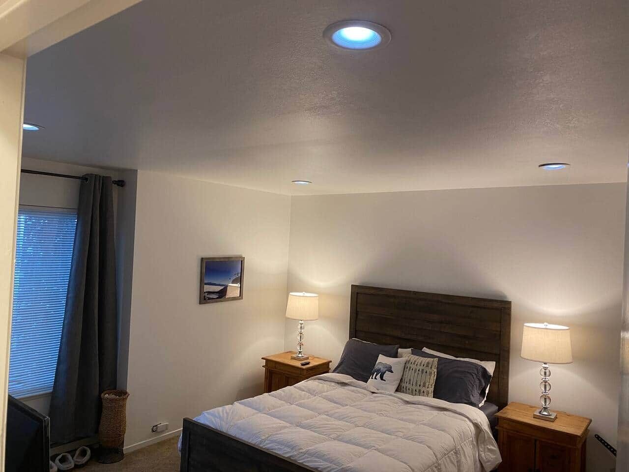 2 habitaciones, tabla de planchar con plancha, wifi y ropa de cama 