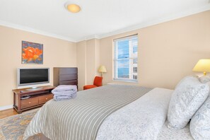 1 bedroom, iron/ironing board, WiFi, bed sheets - World Cup Travel Package • 10–14 Nights at Flat Rate • Walk to Stadium Events (Atlanta)