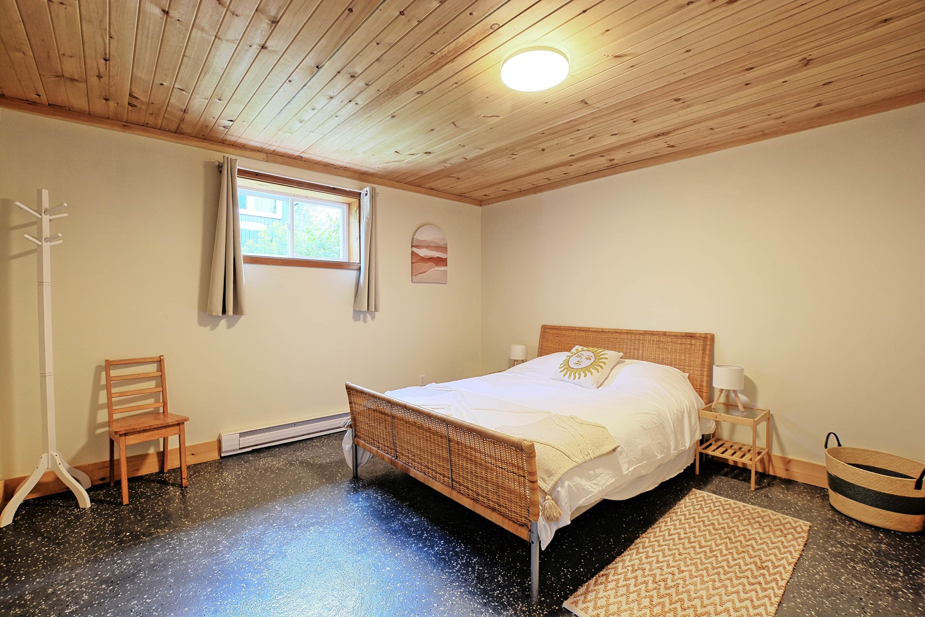 3 slaapkamers, een strijkplank/strijkijzer, gratis wifi, beddengoed