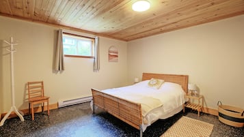 3 slaapkamers, een strijkplank/strijkijzer, gratis wifi, beddengoed