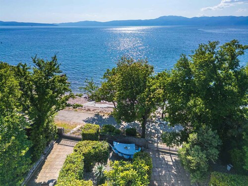 Holiday Home With Sea View