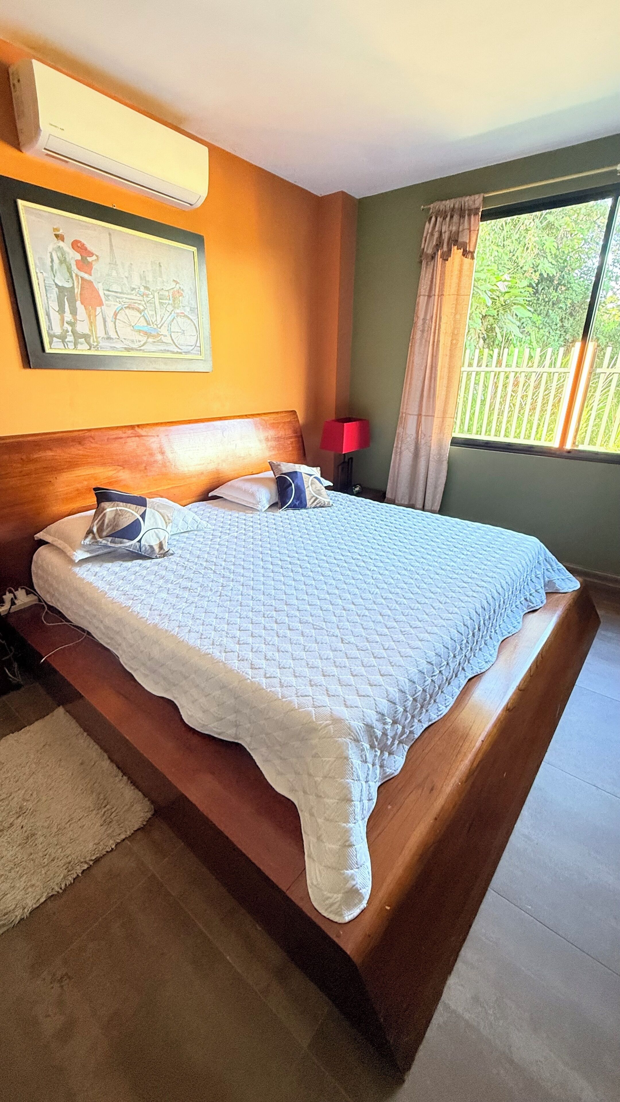 3 sovrum, skrivbord, strykjärn/strykbräda och gratis wi-fi