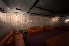 المنطقة المحيطة بالمنشأة