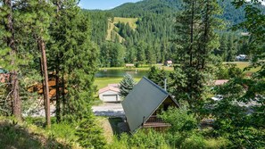 المنطقة المحيطة بالمنشأة