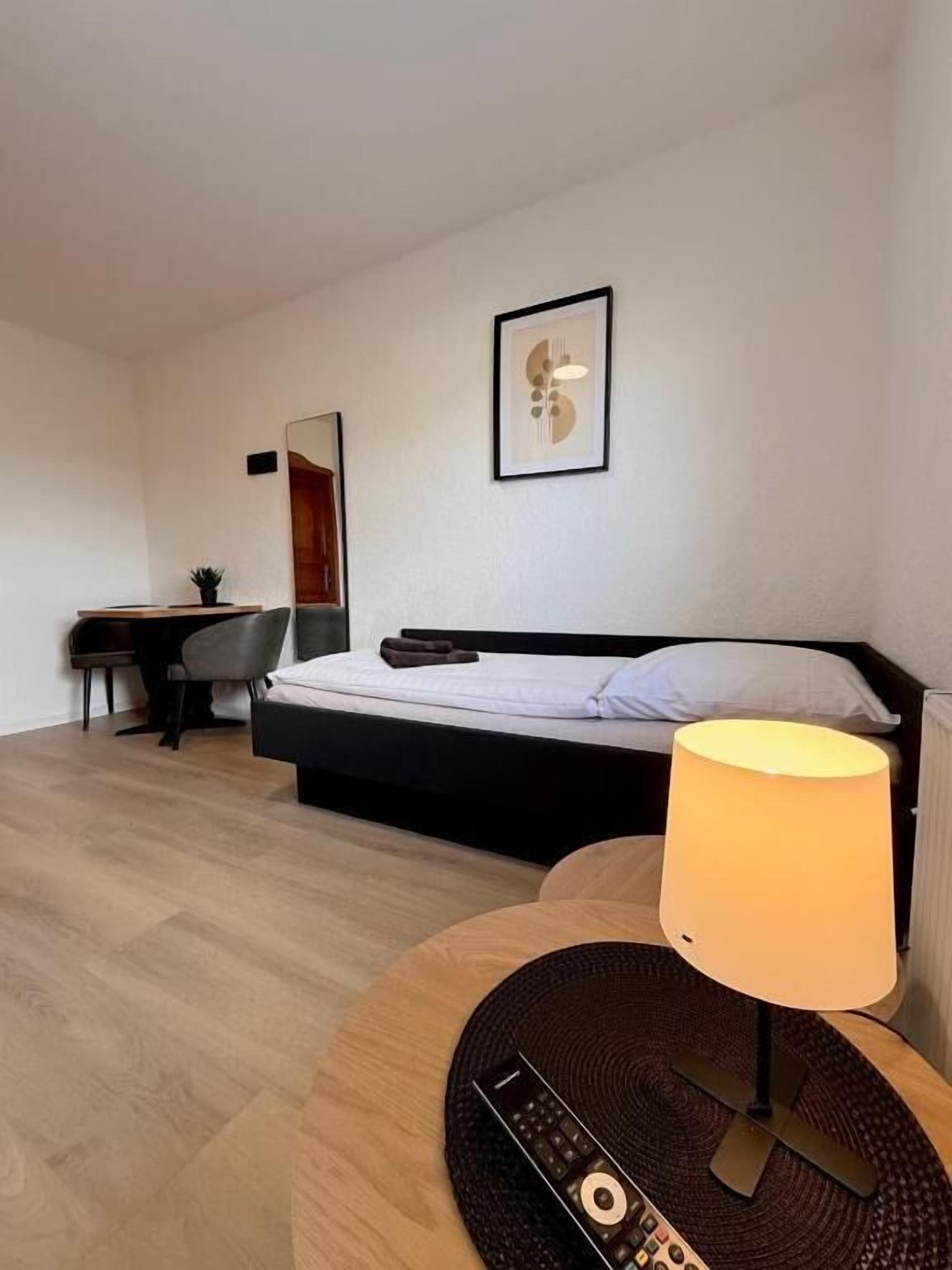 Doppel- oder Zweibettzimmer, 2 Einzelbetten | Schreibtisch, kostenloses WLAN