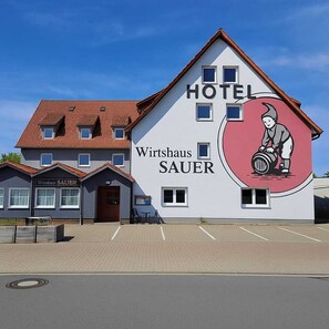 숙박 시설 정면