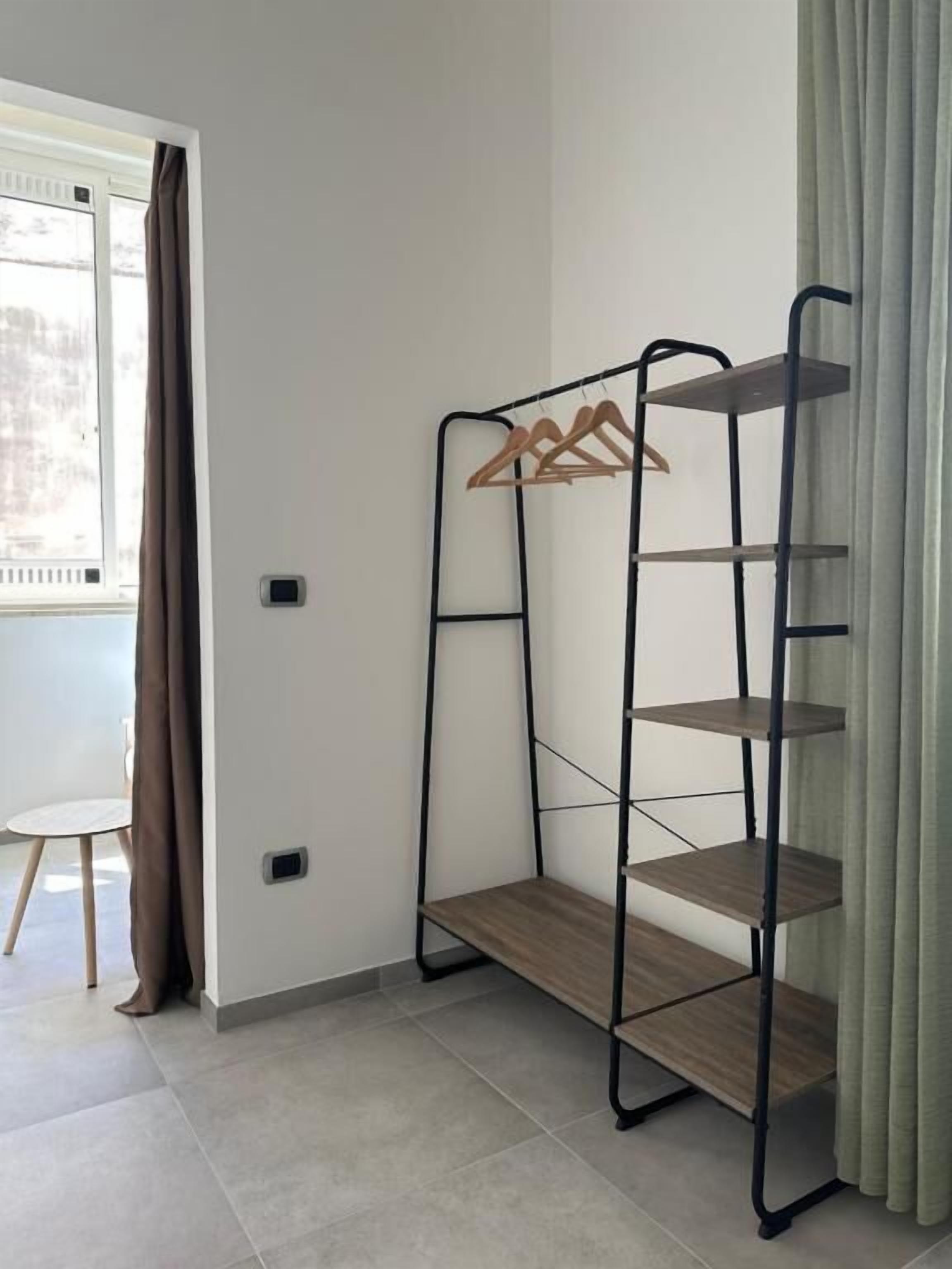 Double Room, Courtyard View | Individually decorated, individually furnished, desk, free WiFi