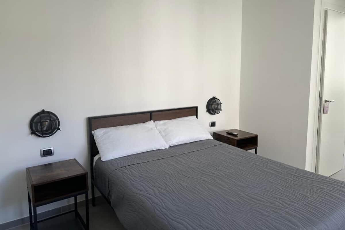 Double Room, Courtyard View | Individually decorated, individually furnished, desk, free WiFi