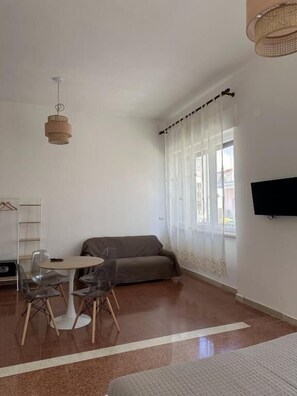 家庭房, 阳台 | 起居区