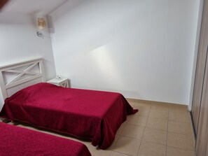 2 bedrooms, iron/ironing board