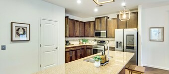 Explore Beaches & May River! Family Bluffton Home