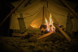 Property grounds - Umpqua National Forest Glamping Tent Pioneer - Near Crater Lake & Umpqua Hot Springs (Idleyld Park)