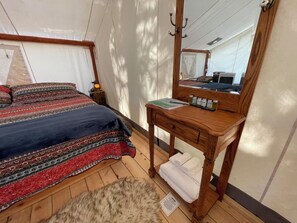 1 camera, accesso a Internet, lenzuola