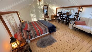 1 camera, accesso a Internet, lenzuola