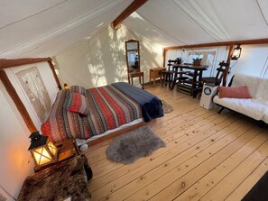 1 camera, accesso a Internet, lenzuola