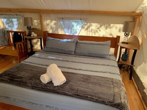 1 quarto, acesso à internet, roupa de cama