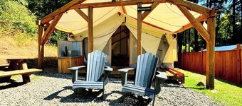 Umpqua National Forest Glamping Tent XL Mountaineer - Near Crater Lake & Umpqua Hot Springs