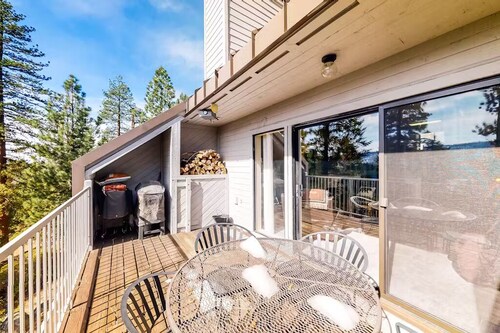 Condo in Huntington Lake