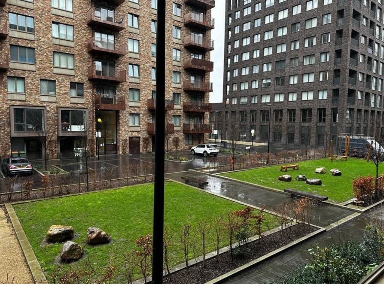 Vista frontal de la propiedad